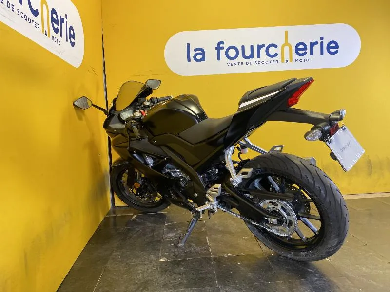 YZFR 125
