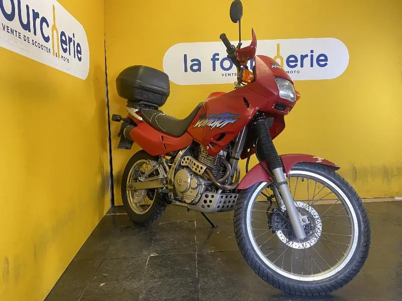 NX 650 DOMINATOR 