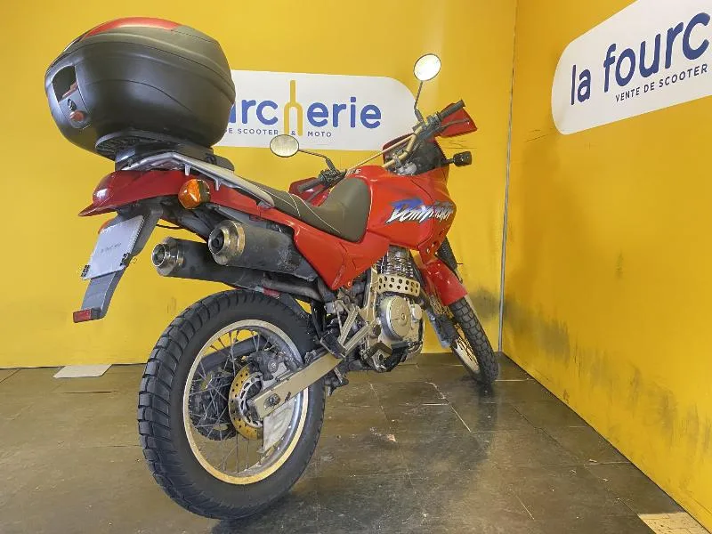 NX 650 DOMINATOR 