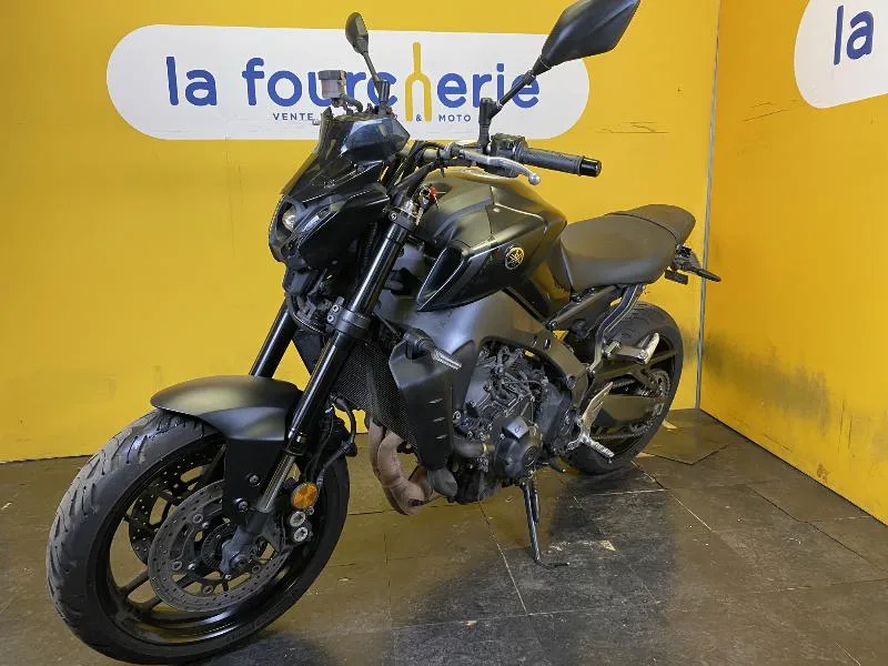 MT09