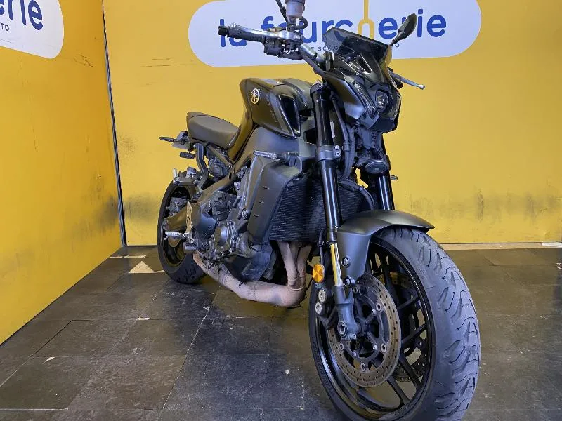 MT09