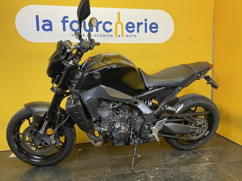 MT09