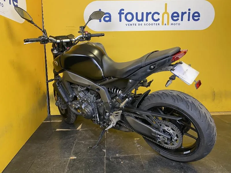 MT09