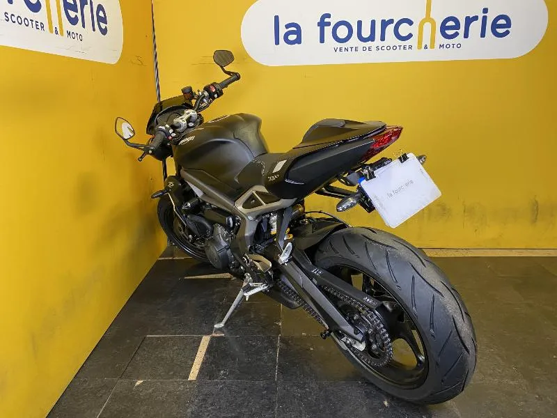 STREET TRIPLE 765 RS