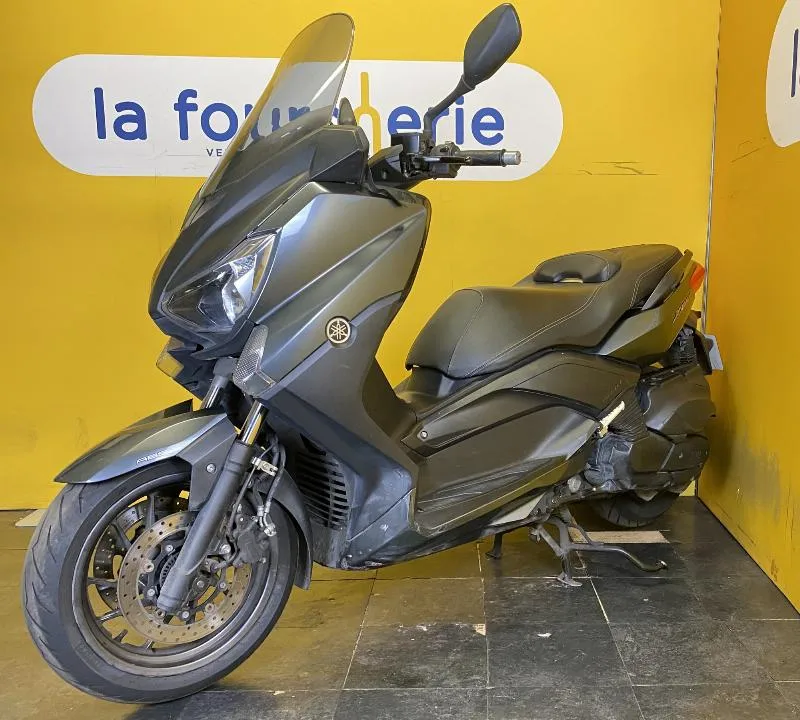 XMAX 400