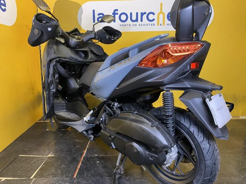 XMAX 125 TECH MAX