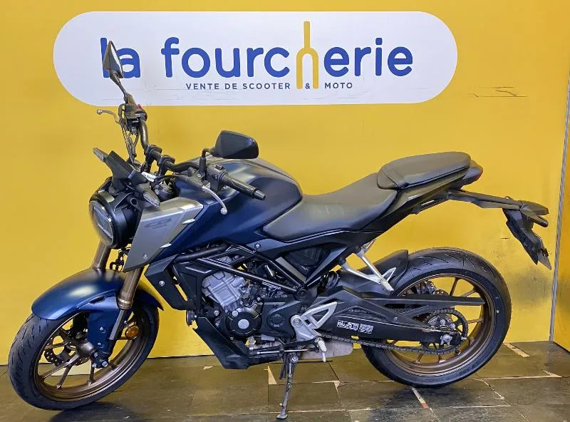 CB 125  R