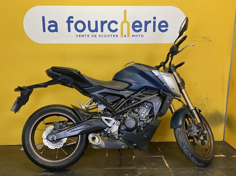 CB 125  R