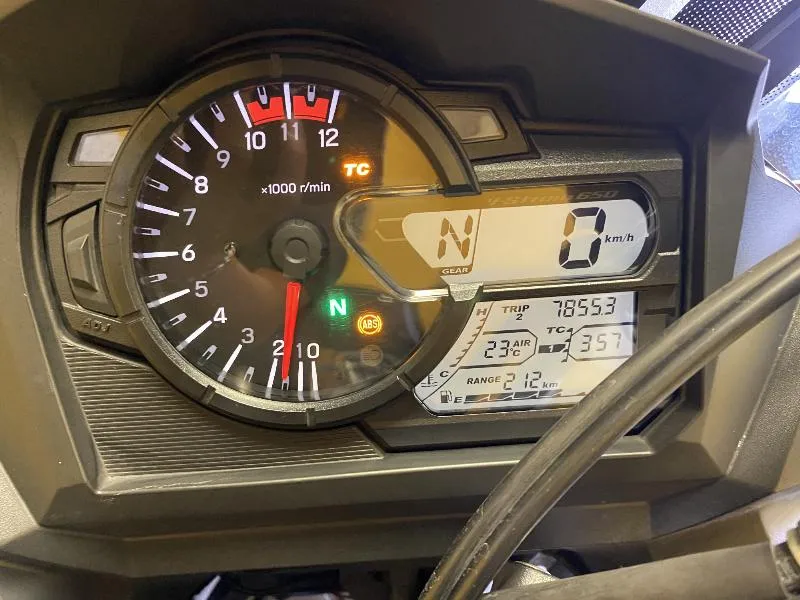 DL VSTROM 650XT