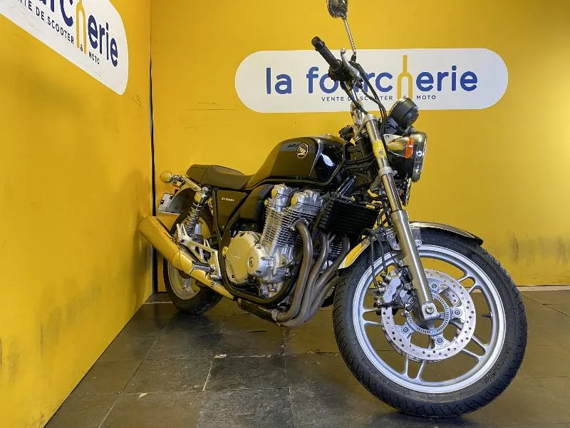 CB 1100