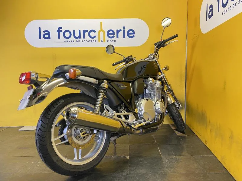 CB 1100