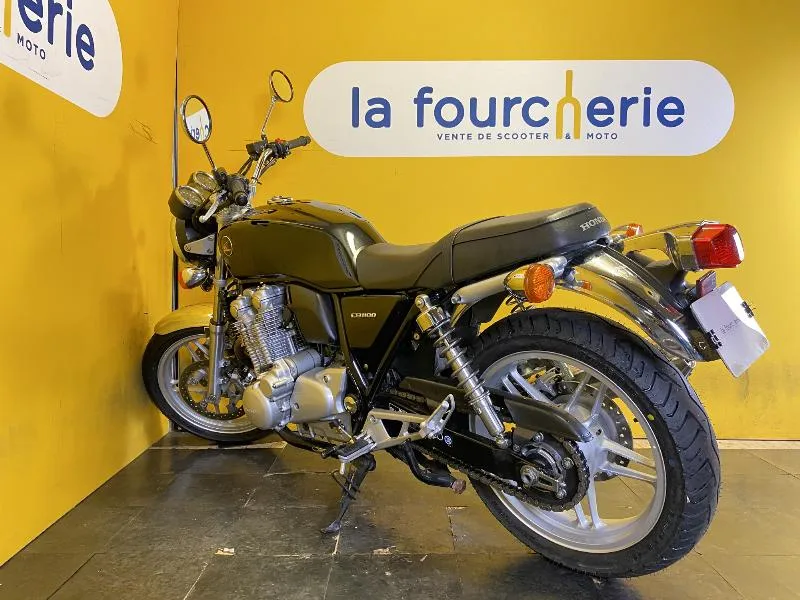 CB 1100