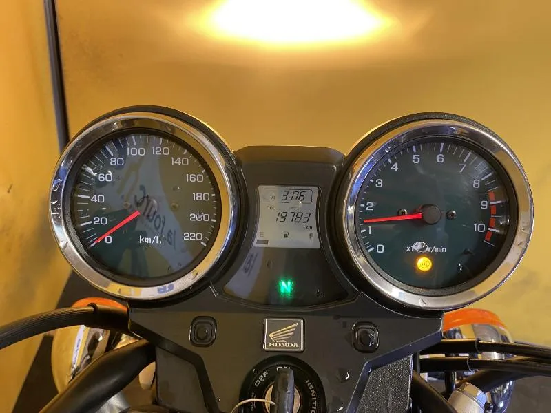CB 1100