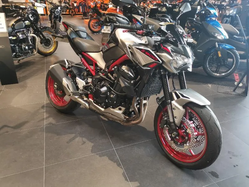 Z 900