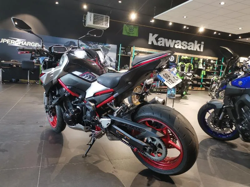 Z 900