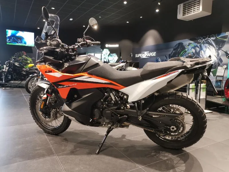 890 ADVENTURE