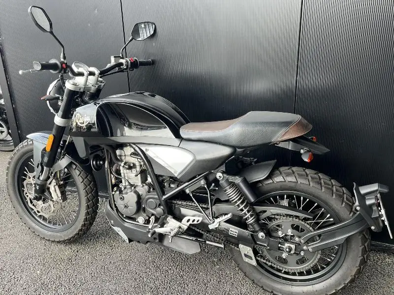 CENTURY 125