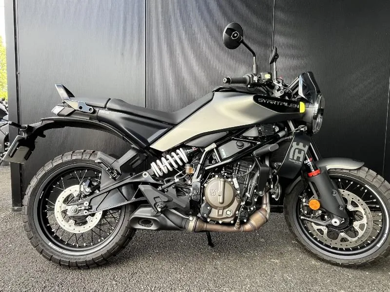 SVARTPILEN 125 ABS