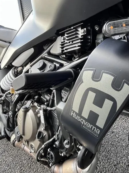 SVARTPILEN 125 ABS