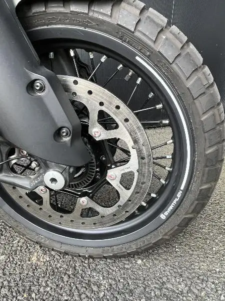 SVARTPILEN 125 ABS