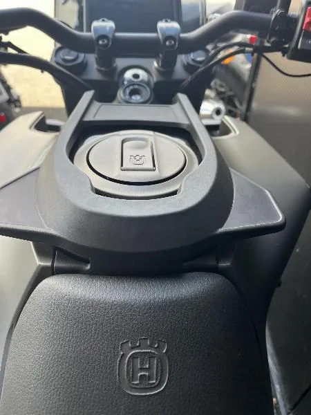 SVARTPILEN 125 ABS