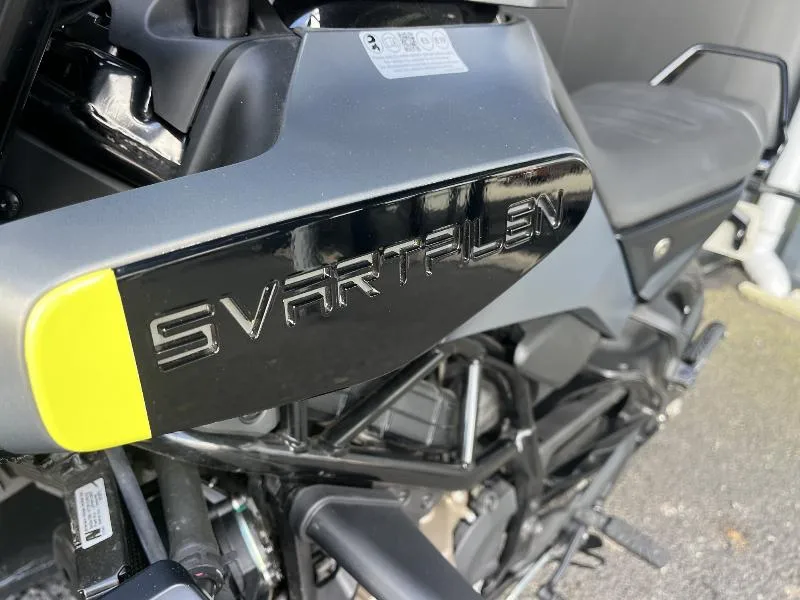 SVARTPILEN 125 ABS