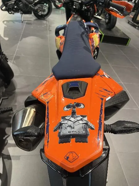 690 SMC R