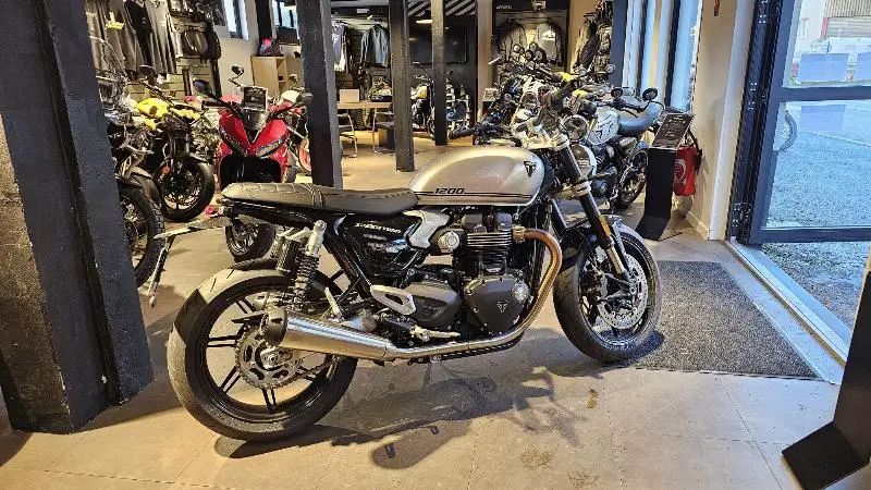 SPEED TWIN 1200