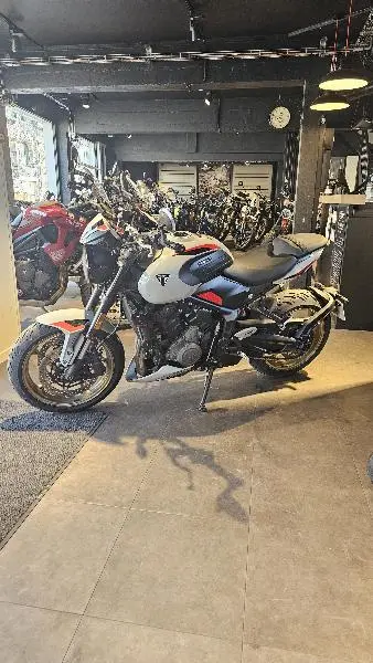 TRIDENT 800