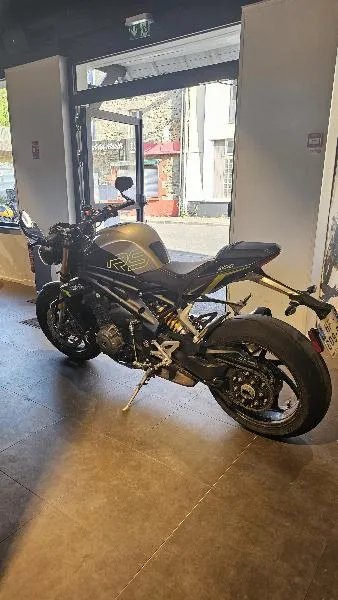 SPEED TRIPLE 1200 RS