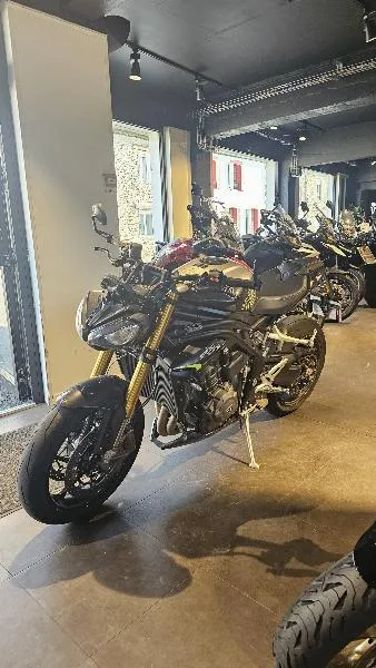 SPEED TRIPLE 1200 RS