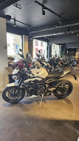 STREET TRIPLE 765 R