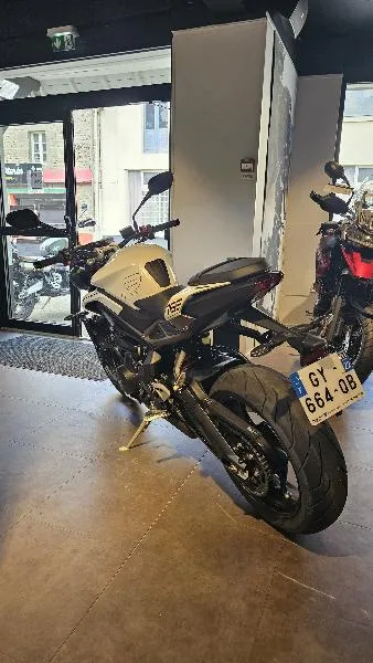 STREET TRIPLE 765 R
