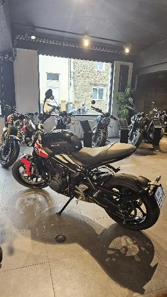 TRIDENT 660