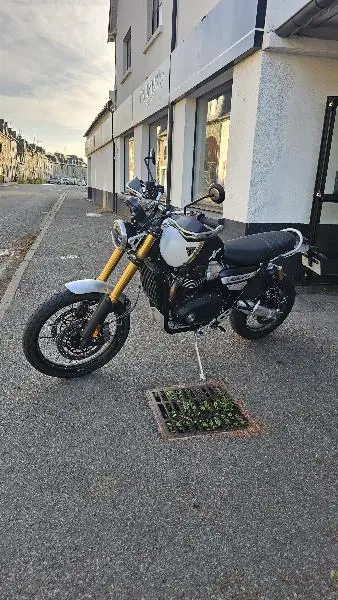 SCRAMBLER 1200 XE