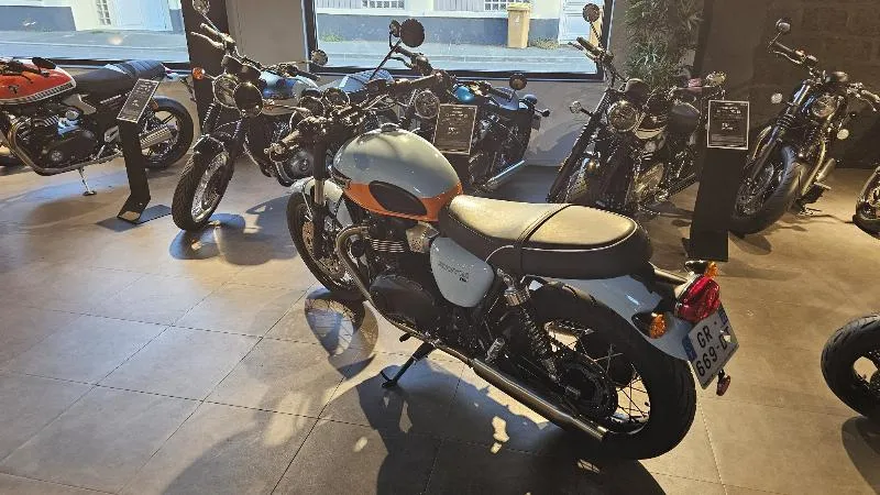 Bonneville T100