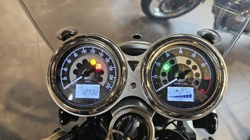 SPEED TWIN 1200
