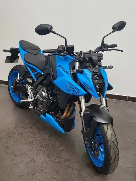 GSX8S