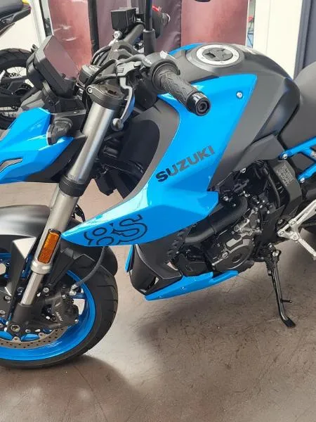 GSX8S