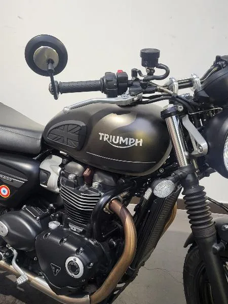 SPEED TWIN 900