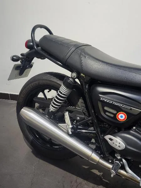 SPEED TWIN 900