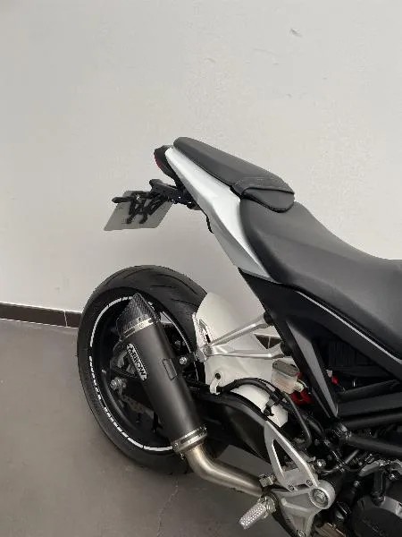 CB 125  R