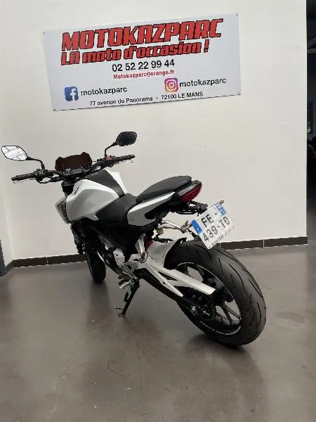 CB 125  R