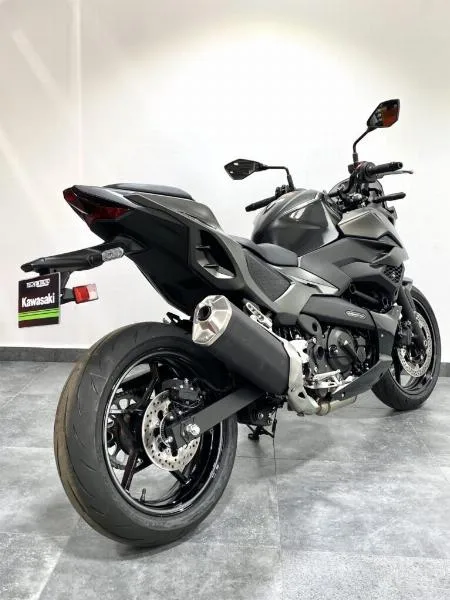 Z 7 HYBRID
