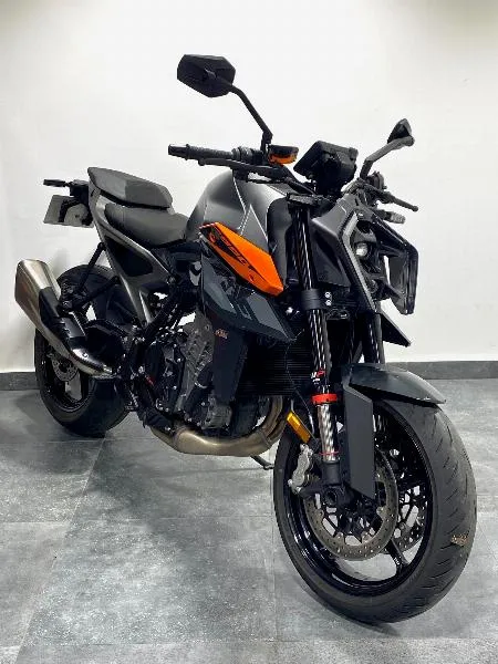 990 DUKE