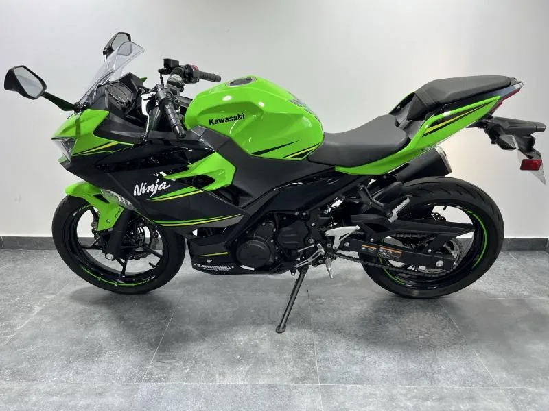NINJA 400