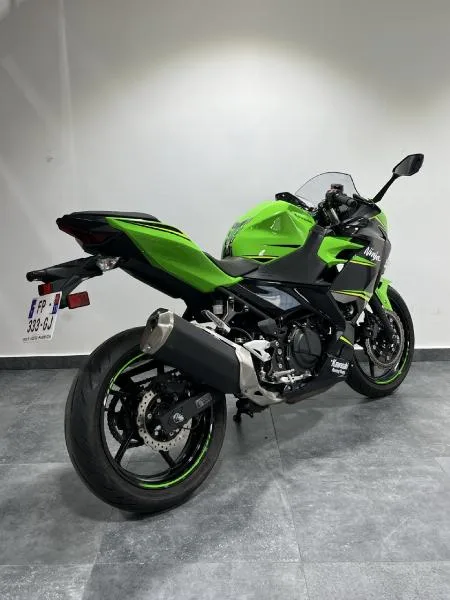 NINJA 400