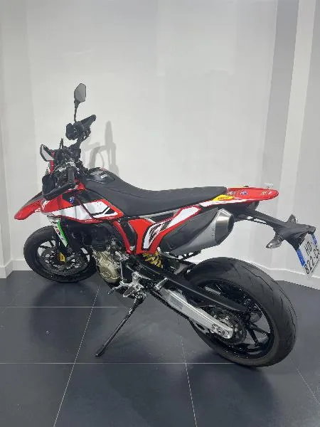 HYPERMOTARD