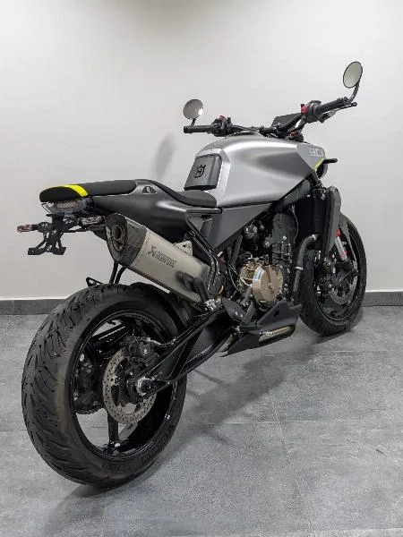 801 Vitpilen