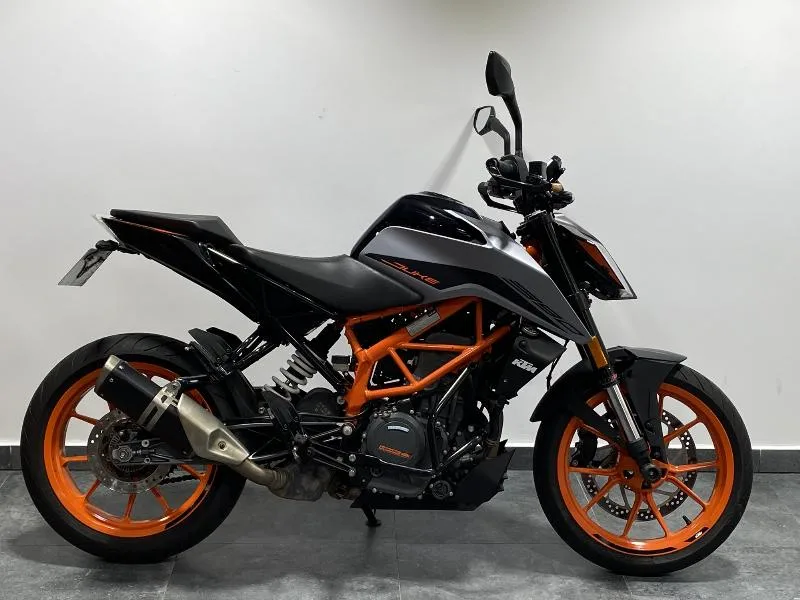 390 DUKE